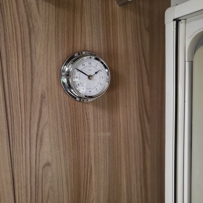Polished Chrome &amp; white Dial 125mm Quartz Clock